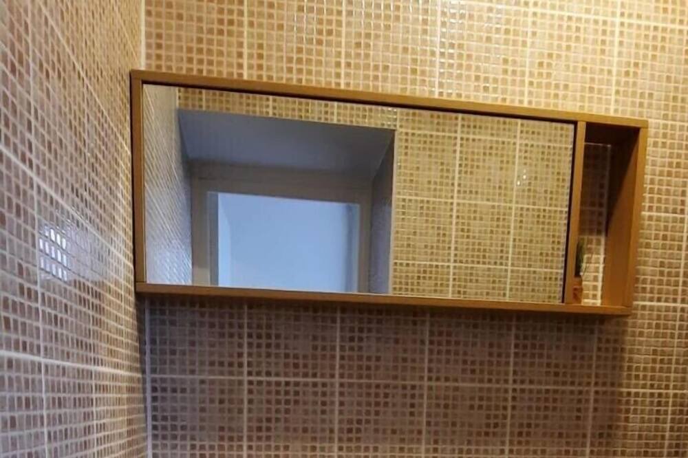 Photo of Bathroom in Charleville-Mezieres