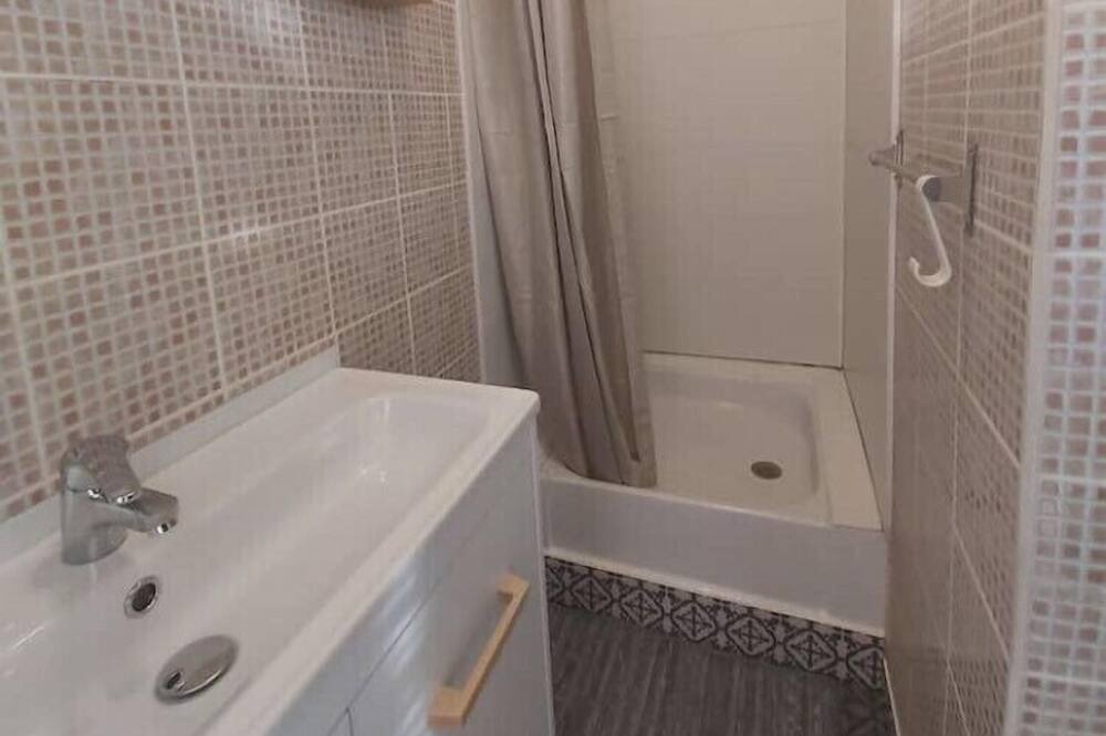 Photo of Bathroom in Charleville-Mezieres