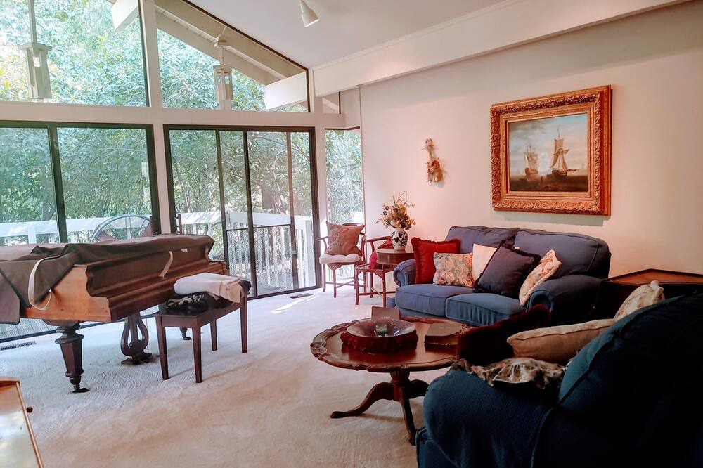 Photo of Livingroom in Granite Bay