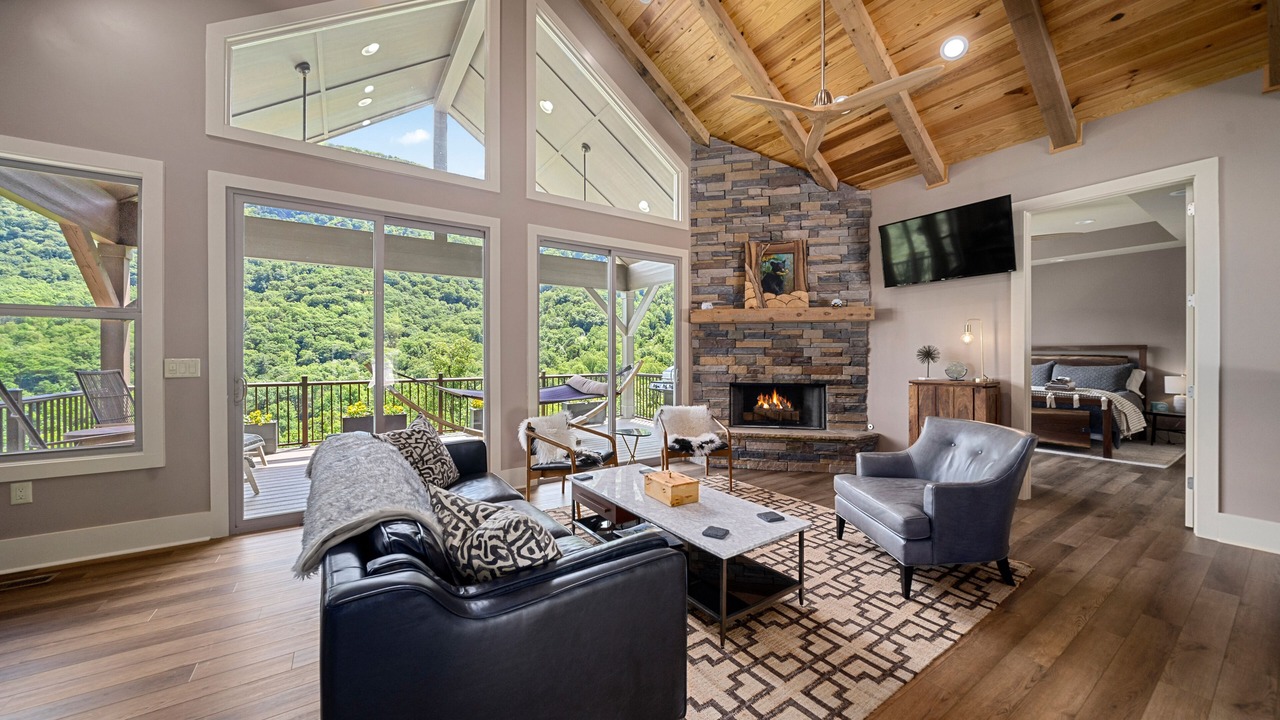 Photo of Livingroom in Chimney Rock