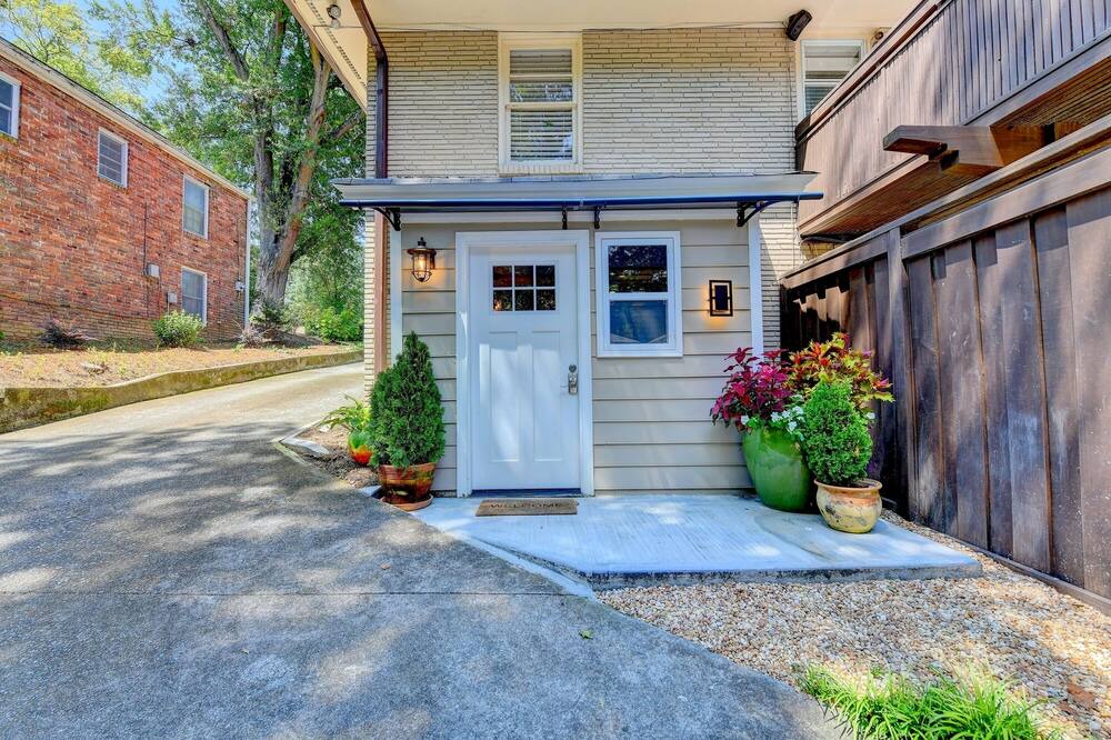 Photo of Outdoor in Lindridge-Martin Manor