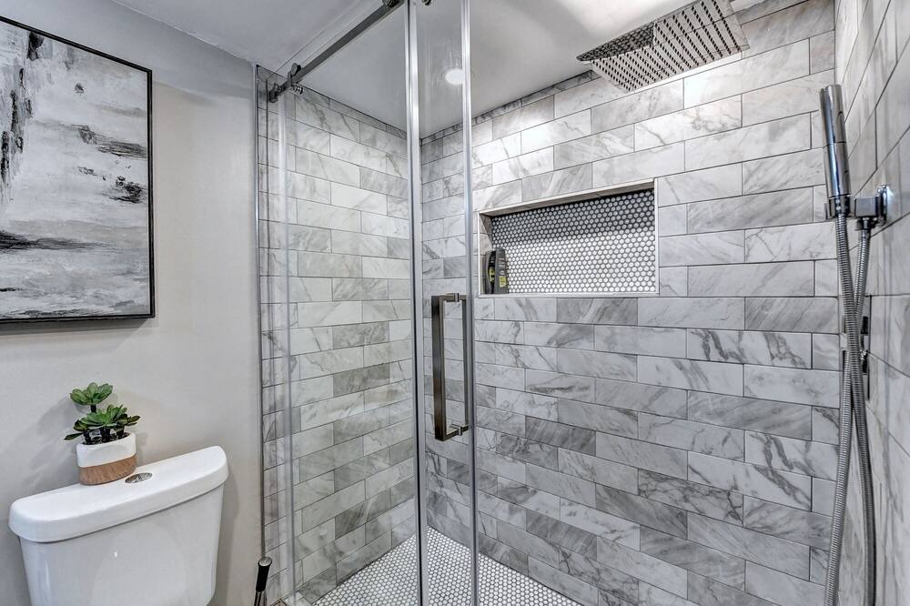 Photo of Bathroom in Lindridge-Martin Manor