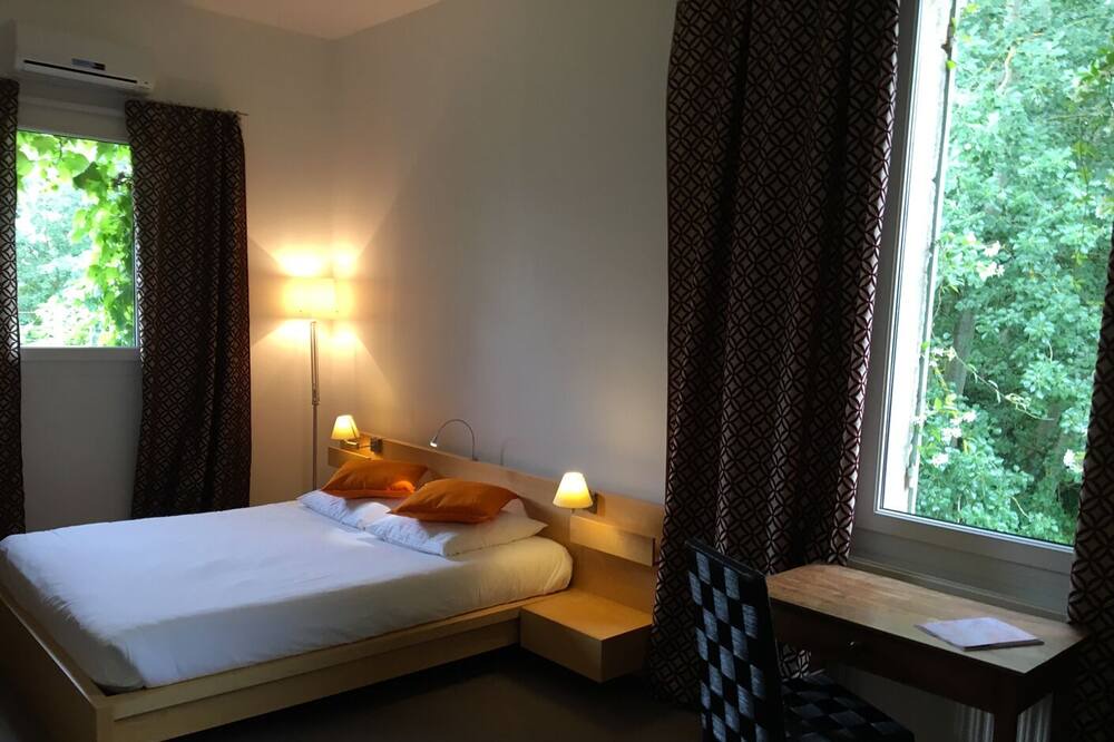 Photo of Bedroom in Genissac