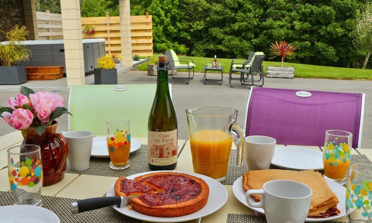 Photo of Others in Guiclan