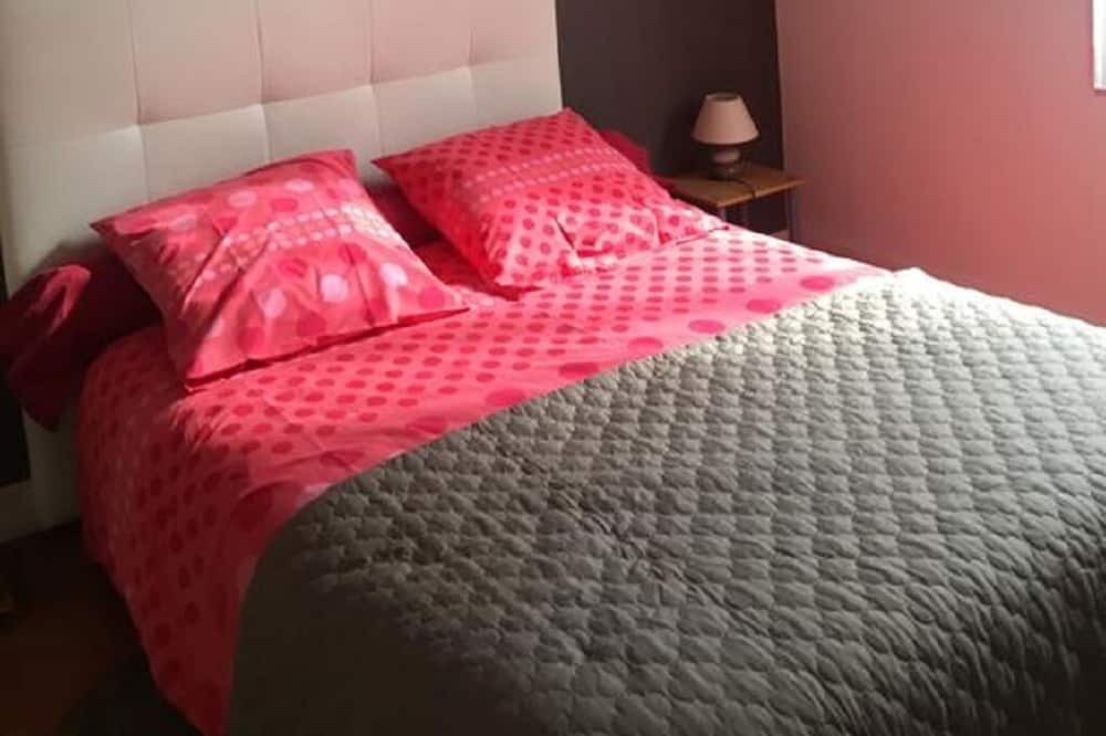 Photo of Bedroom in Saint-Amand-Montrond