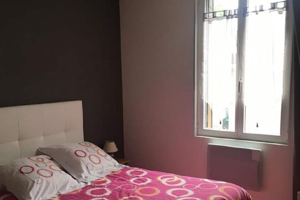 Photo of Bedroom in Saint-Amand-Montrond