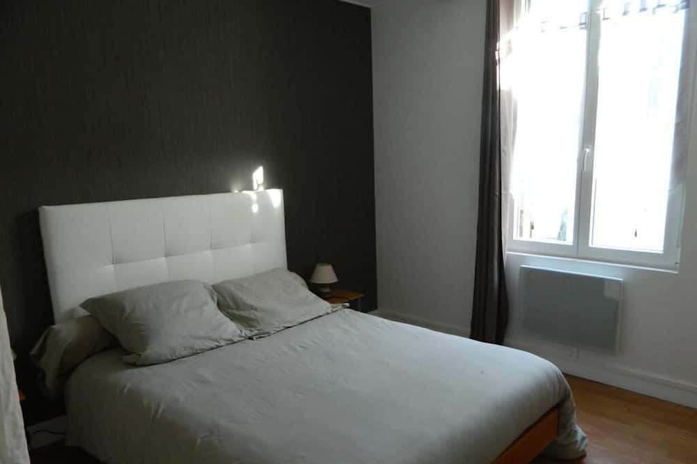 Photo of Bedroom in Saint-Amand-Montrond