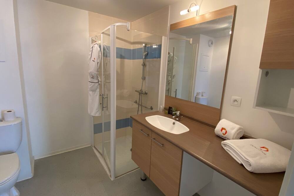 Photo of Bathroom in Saint-Assiscle
