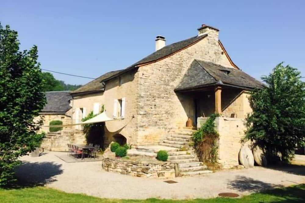 Photo of Outdoor in Saint-Martin-de-Lenne