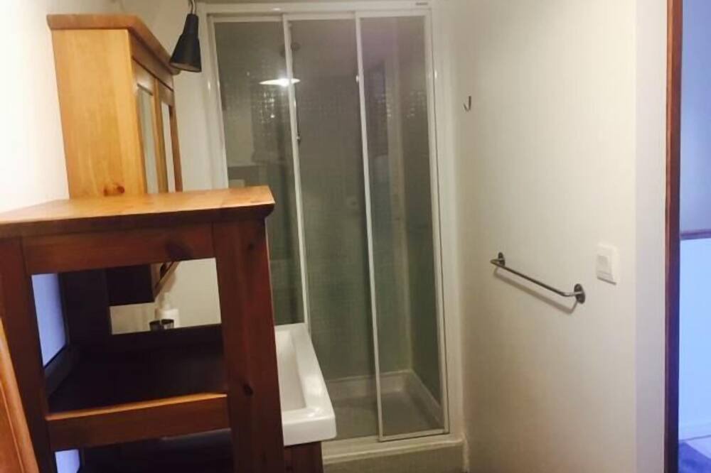 Photo of Bathroom in Saint-Martin-de-Lenne