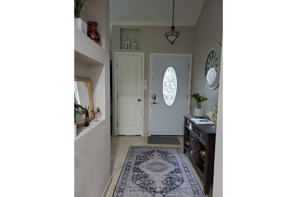 Photo of Bedroom in League City