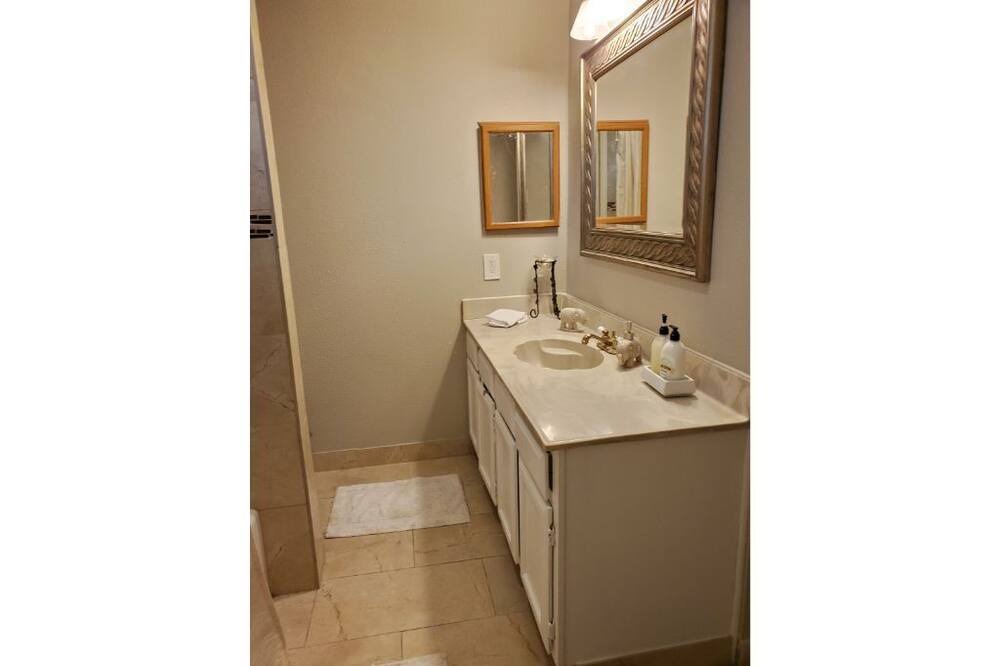 Photo of Bathroom in League City