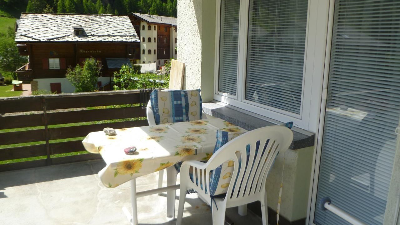 Photo of Outdoor in Taesch