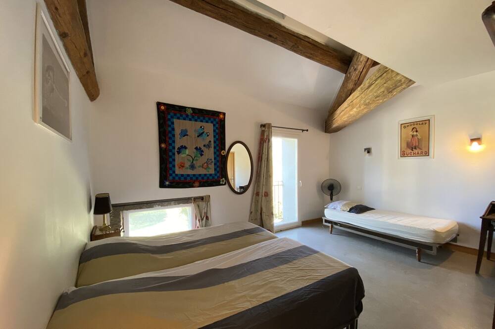 Photo of Bedroom in Nissan-lez-Enserune