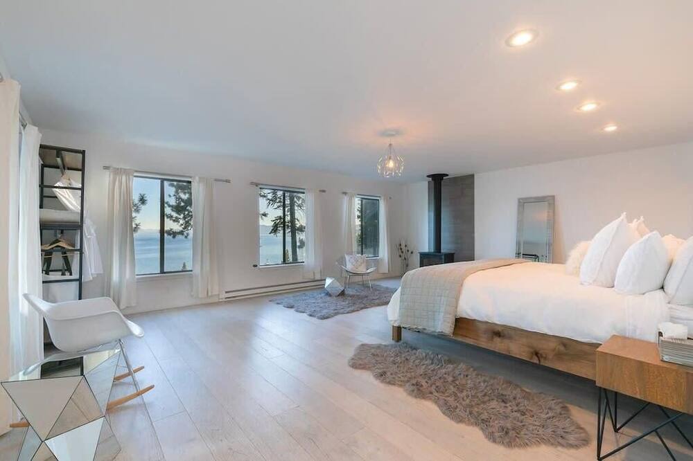 Photo of Others in Tahoe Vista