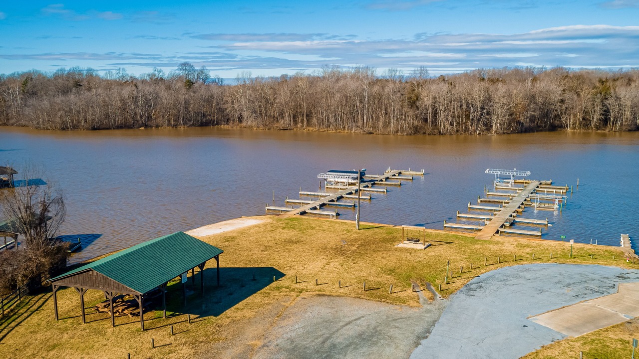 Photo of Outdoor in Louisa