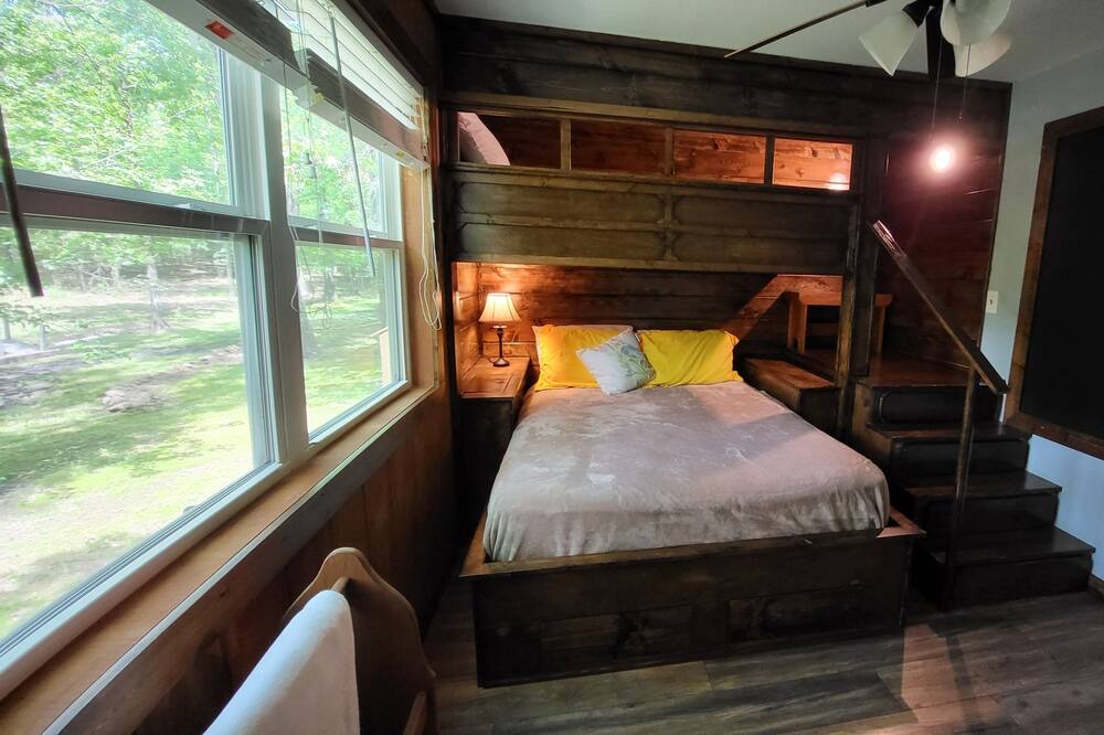 Photo of Bedroom in Broken Bow