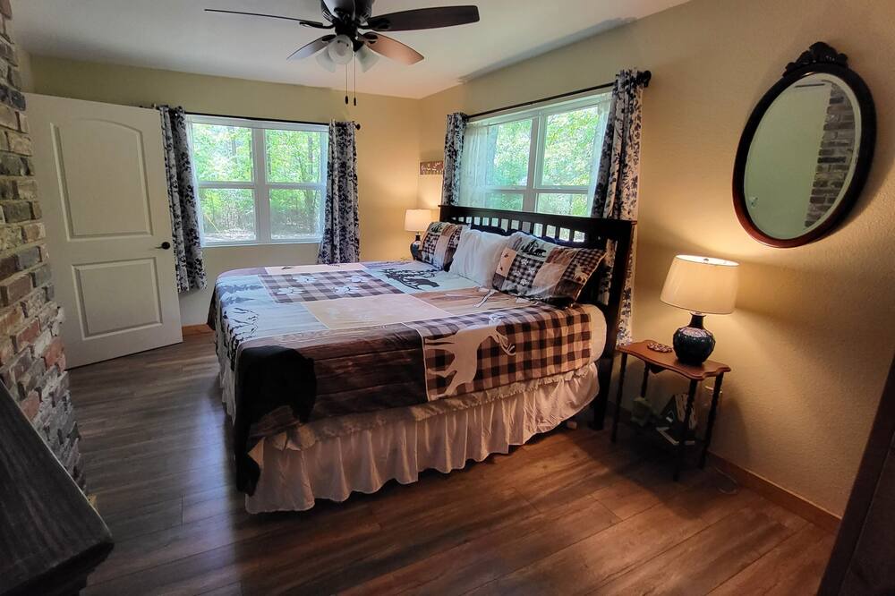 Photo of Bedroom in Broken Bow