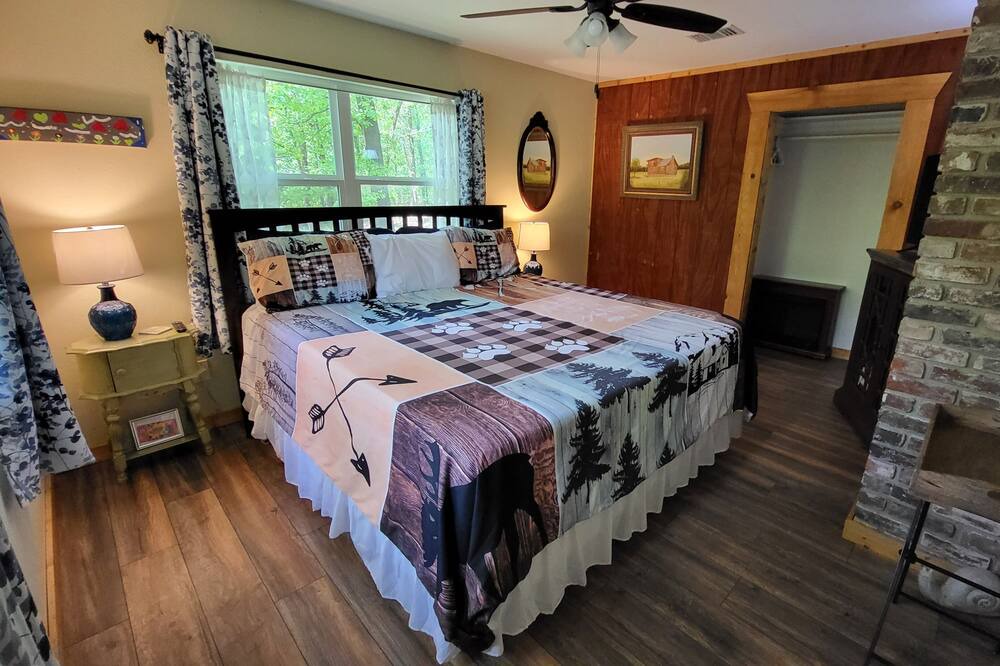 Photo of Bedroom in Broken Bow