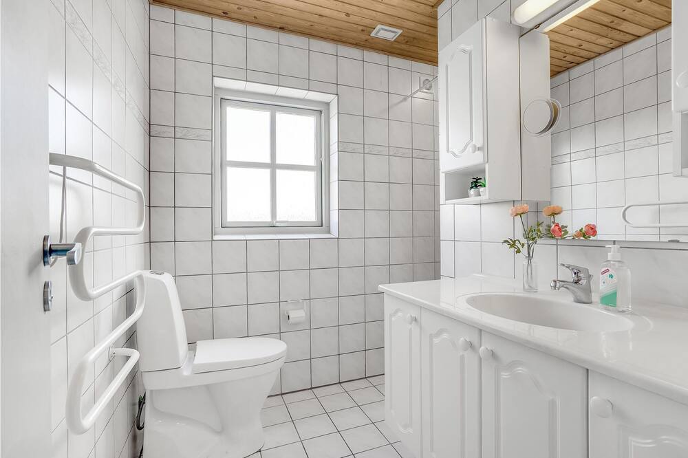 Photo of Bathroom in Krik