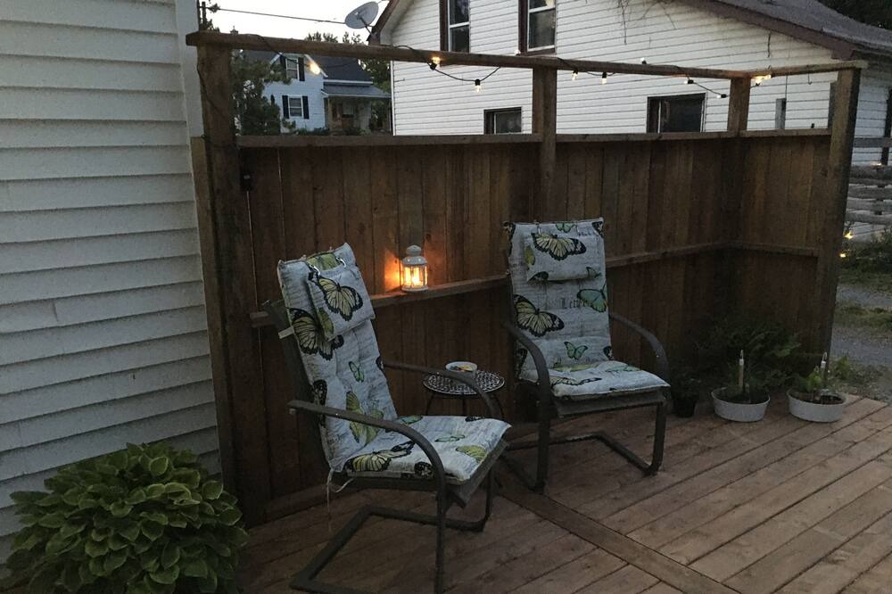 Photo of Patio Balcony in Centre Hastings