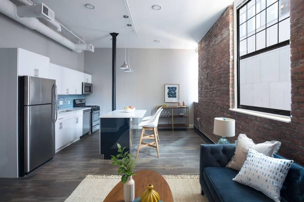 Photo of Others in Downtown Boston