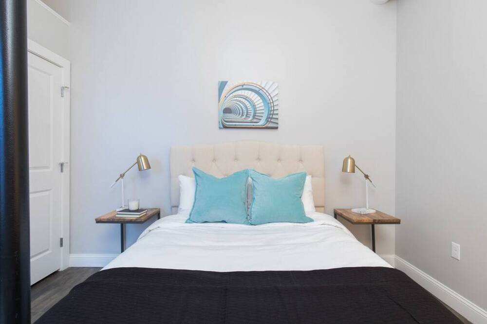 Photo of Others in Downtown Boston