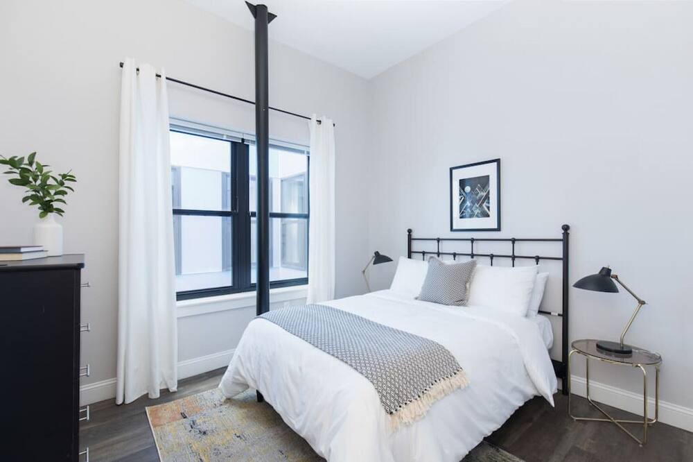 Photo of Others in Downtown Boston