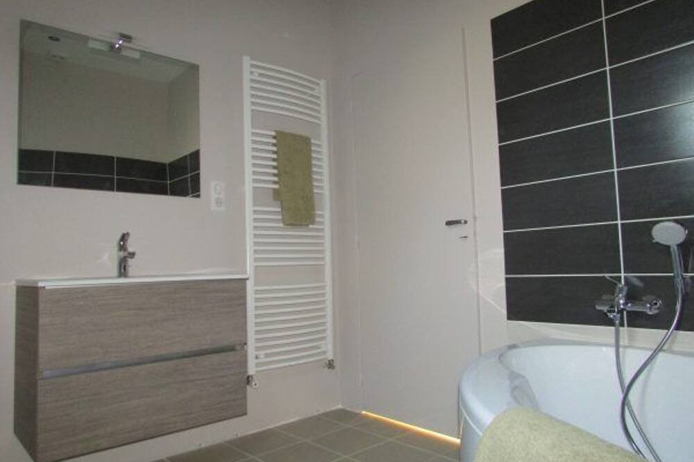 Photo of Bathroom in Enguiales