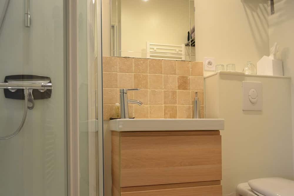 Photo of Bathroom in Falaise