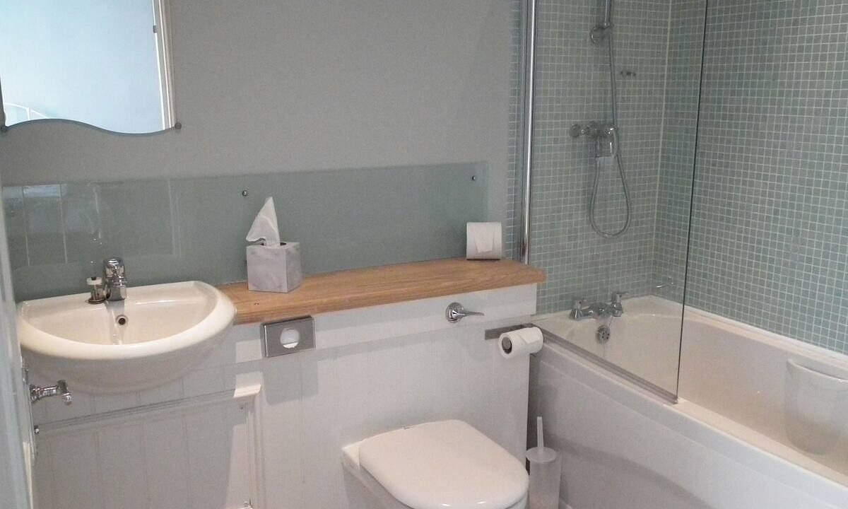 Photo of Others in The Lizard