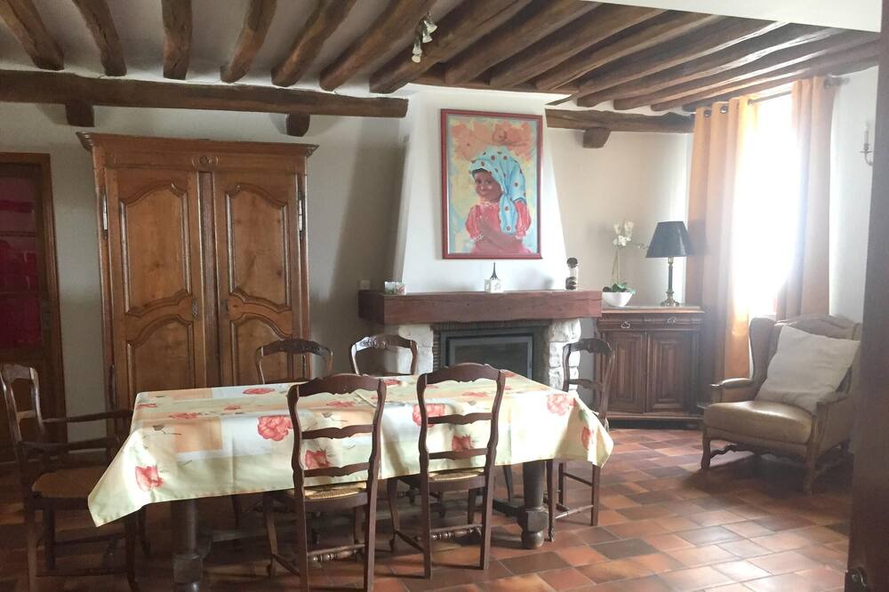 Photo of Livingroom in La Houssaye-en-Brie