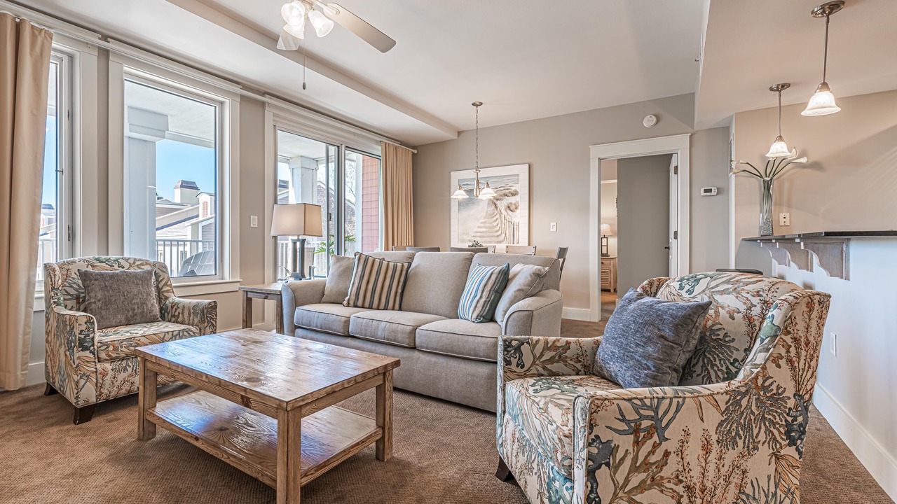 Photo of Livingroom in Baytowne Wharf