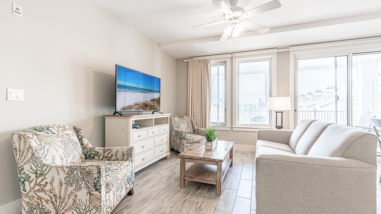 Photo of Livingroom in Baytowne Wharf