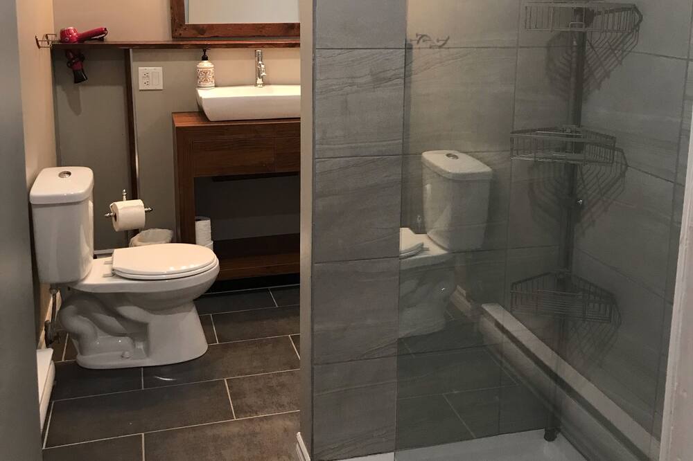 Photo of Bathroom in Saint-Jean-des-Piles