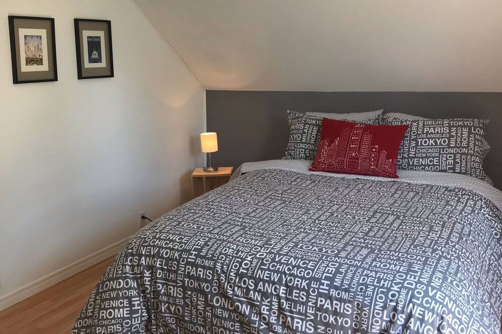 Photo of Bedroom in Saint-Jean-des-Piles