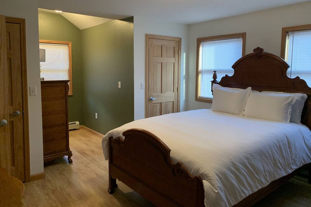 Photo of Bedroom in Mount Marion