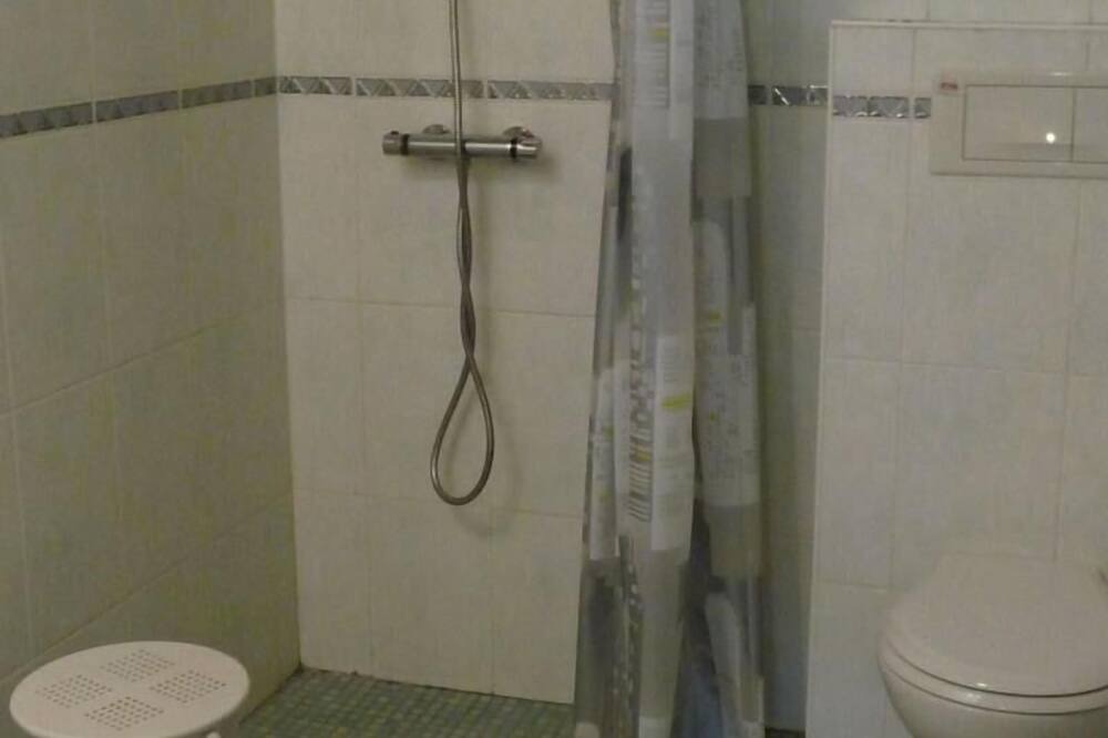 Photo of Bathroom in Lanuejouls