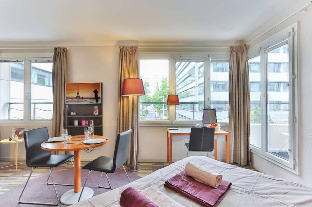 Photo of Bedroom in Issy-les-Moulineaux
