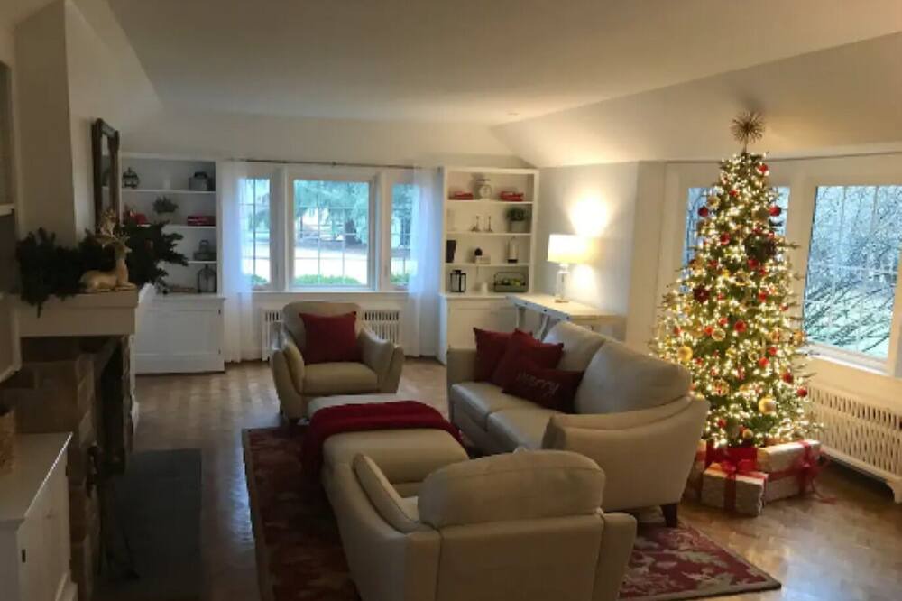 Photo of Livingroom in Honeoye Falls