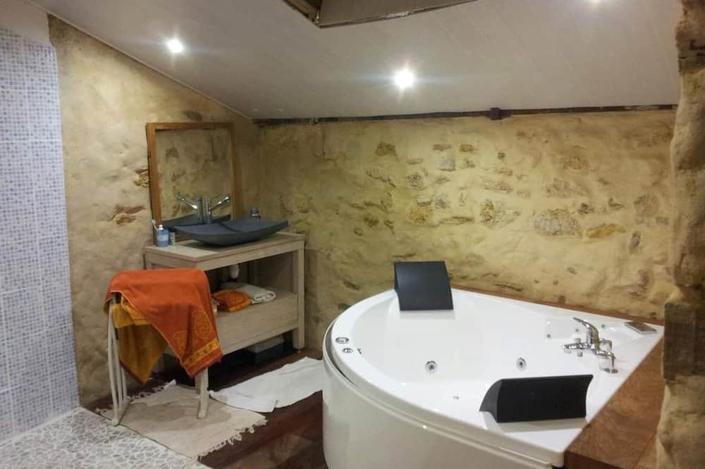 Photo of Bathroom in Saint-Symphorien