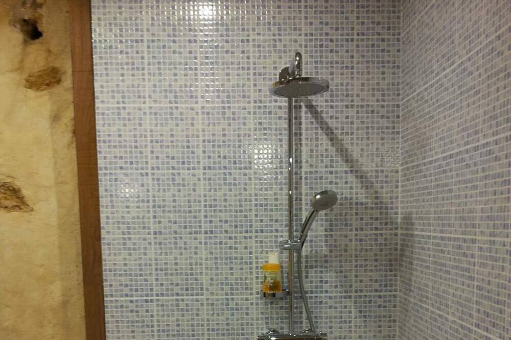 Photo of Bathroom in Saint-Symphorien