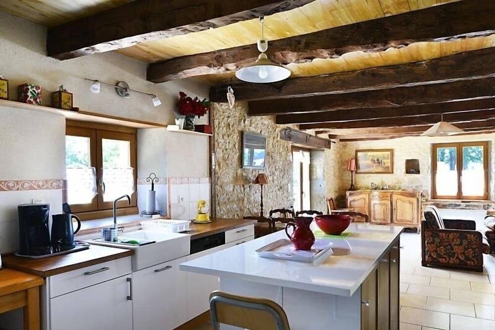 Photo of Kitchen in Villeneuve d'Aveyron
