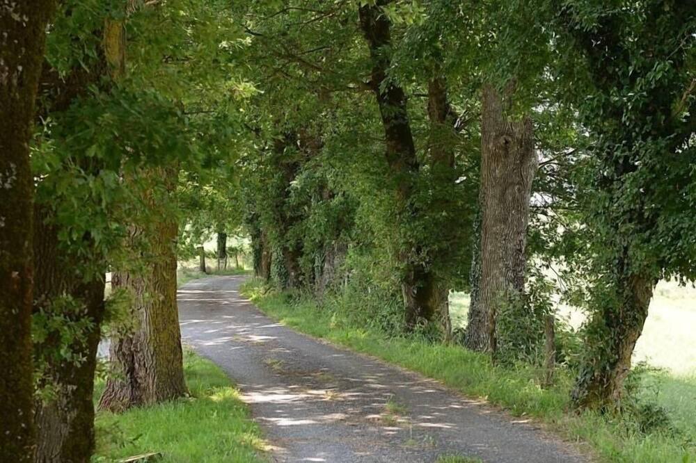 Photo of Outdoor in Villeneuve d'Aveyron