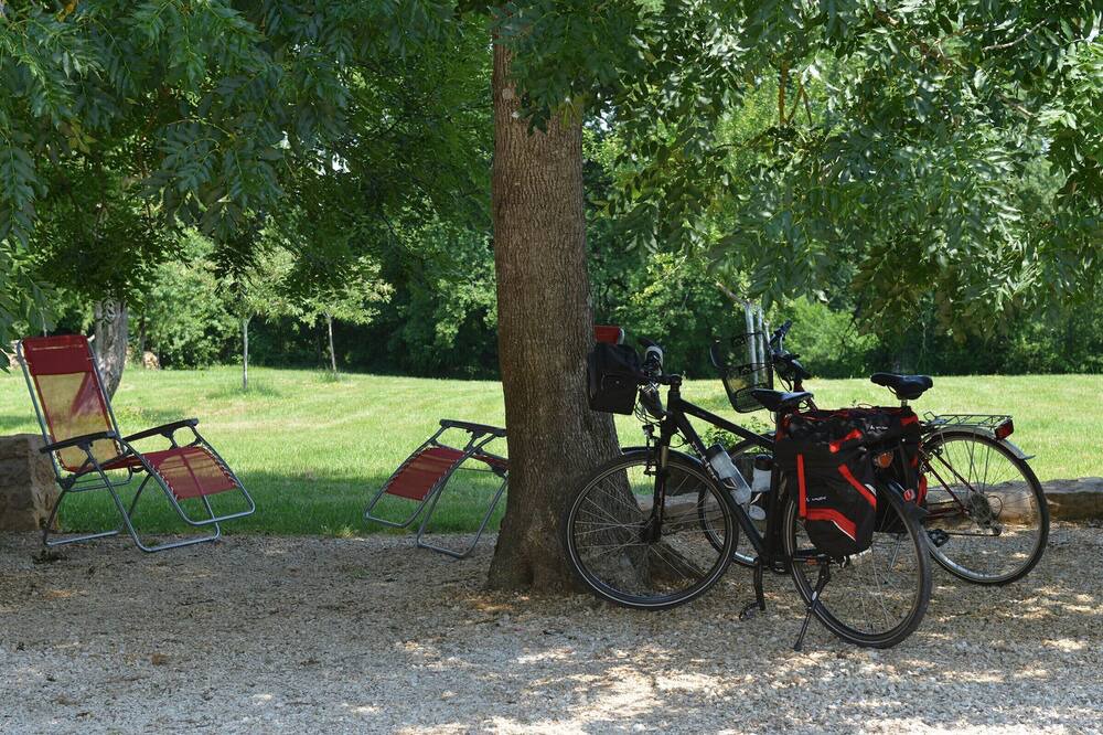 Photo of Outdoor in Villeneuve d'Aveyron