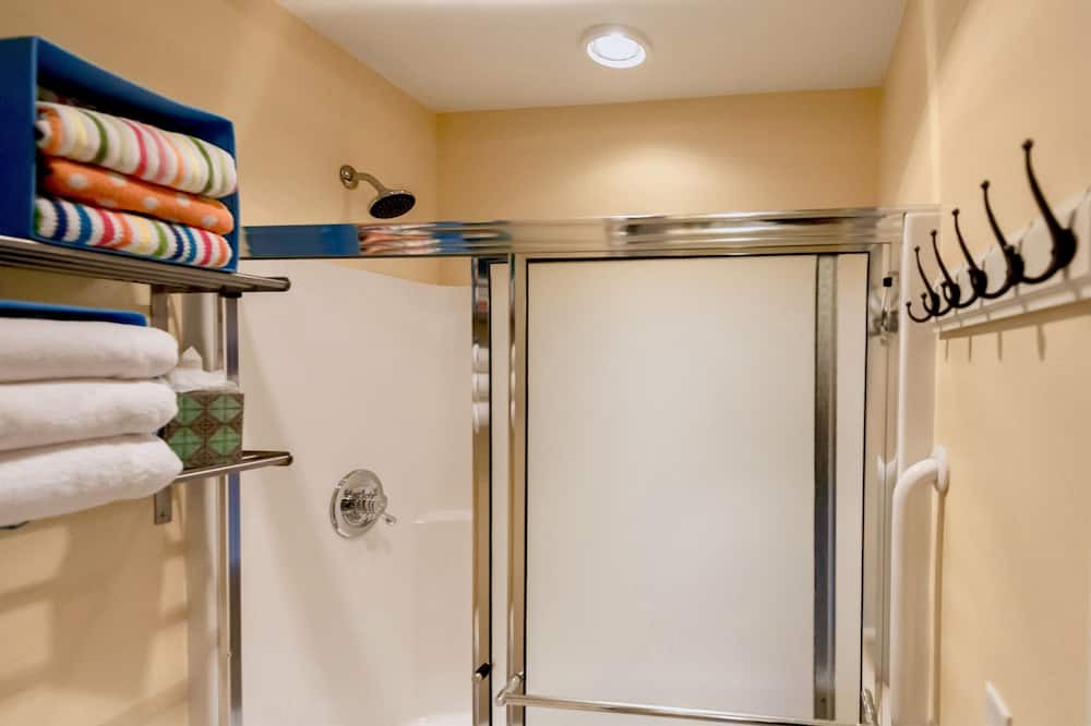 Photo of Bathroom in Nelscott