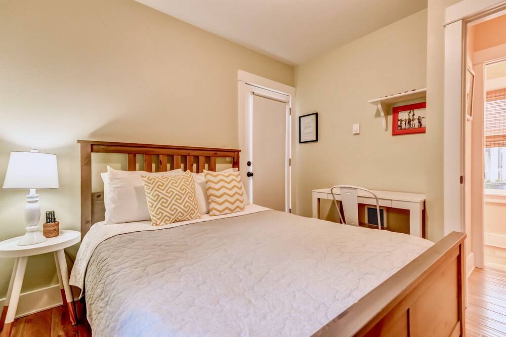 Photo of Bedroom in Nelscott