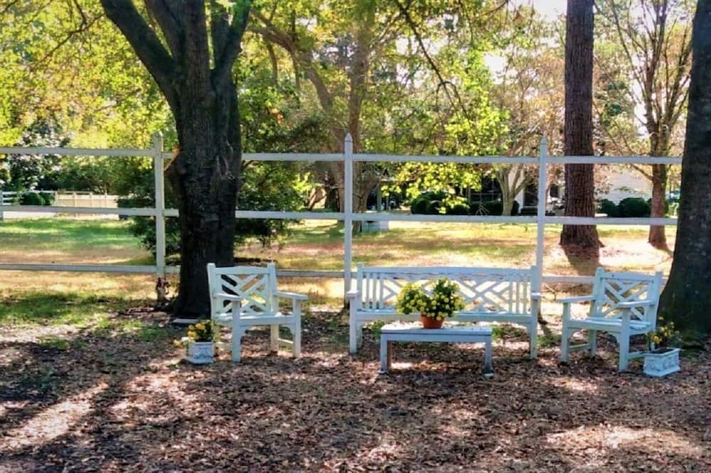 Photo of Outdoor in Hayes