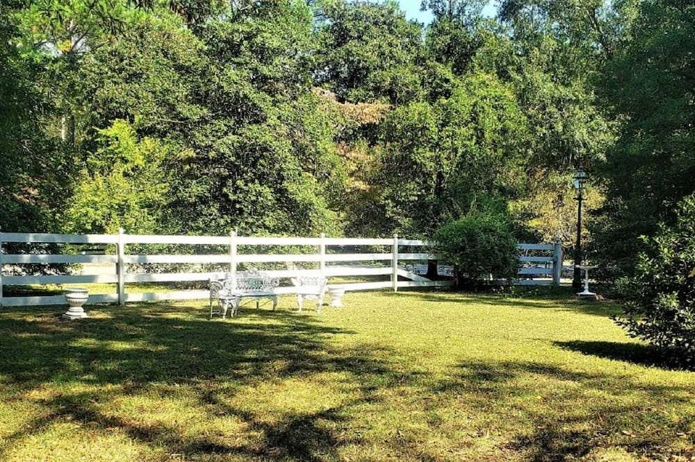 Photo of Outdoor in Hayes