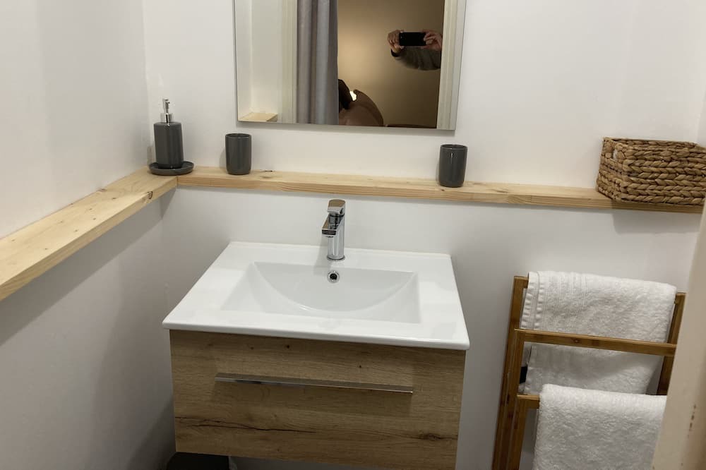 Photo of Bathroom in Abbeville